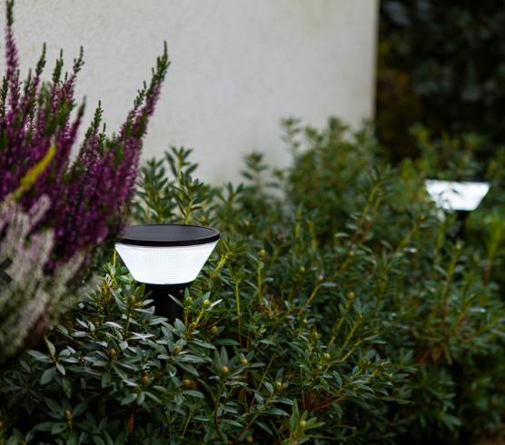 Lutec Karlo Solar udendørs bedlampe m/solceller, spyd og sensor - Mat sort Lutec Karlo Solar udendørs bedlampe m/solceller, spyd og sensor - Mat sort