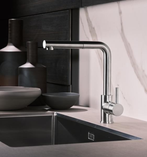 Cassøe Newform X-Trend køkkenarmatur m/udtræk - Børstet krom Cassøe Newform X-Trend køkkenarmatur m/udtræk - Børstet krom