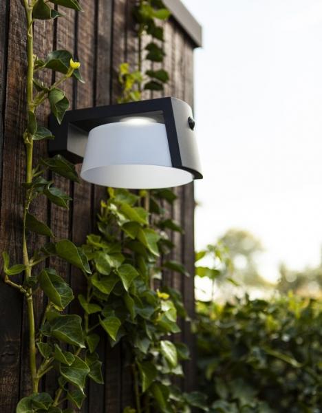 Lutec Solar Moon udendørslampe til væg m/solceller og sensor