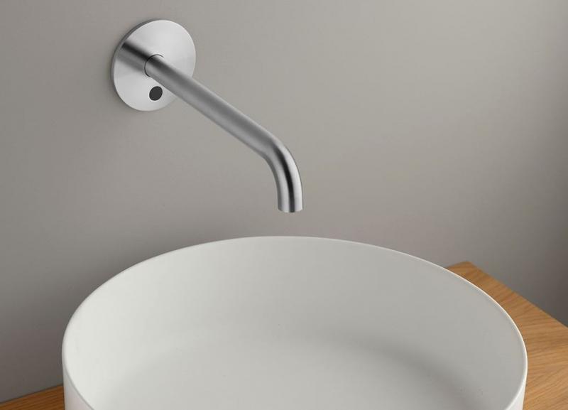 QTOO komplet berøringsfri vandhane t/indbygning i væg - 190 mm - Børstet rustfrit stål QTOO komplet berøringsfri vandhane t/indbygning i væg - 190 mm - Børstet rustfrit stål