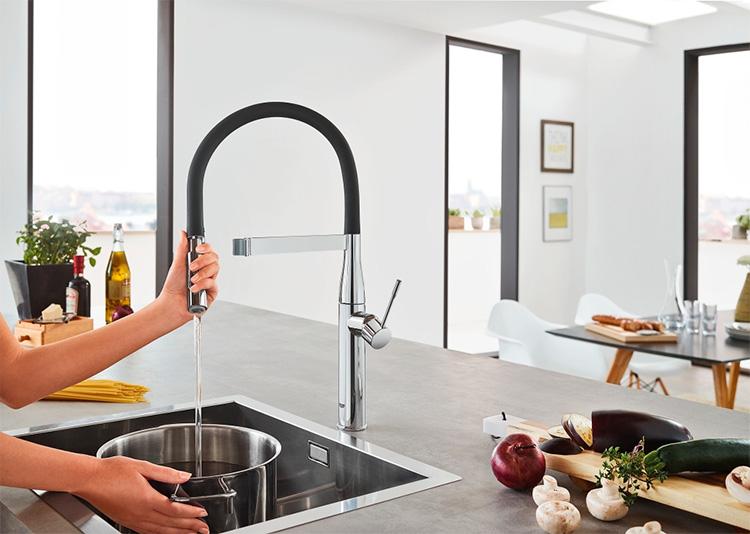 Grohe Essence New køkkenarmatur m/profi-bruser - Krom Grohe Essence New køkkenarmatur m/profi-bruser - Krom