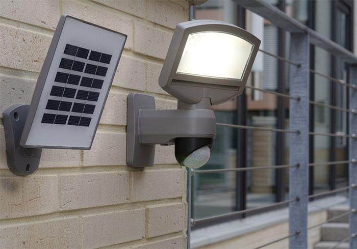 Lutec Solar Sunshine udendørslampe m/PIR-sensor og solceller - Grå