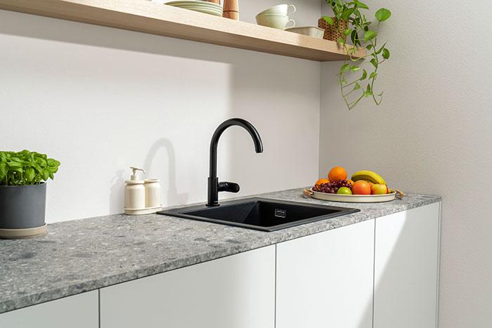 hansgrohe Vernis Blend M35 210 køkkenarmatur m/ svingtud - Mat sort