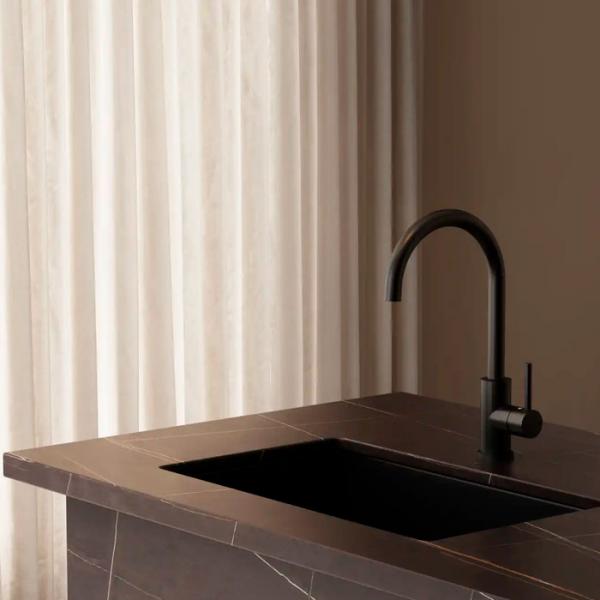 Lavabo Kubus 140 RS Round køkkenarmatur - Mat sort