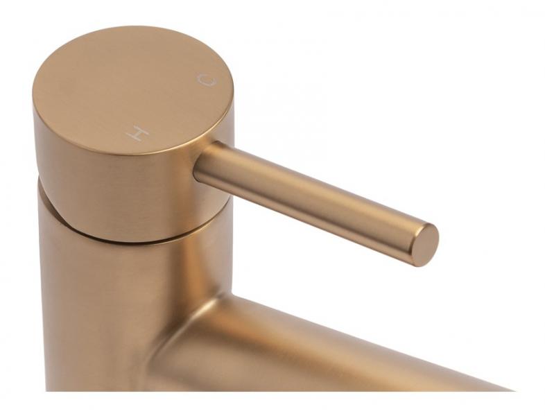 Nortiq Medan håndvaskarmatur m/bundventil - Børstet messing Nortiq Medan håndvaskarmatur m/bundventil - Børstet messing