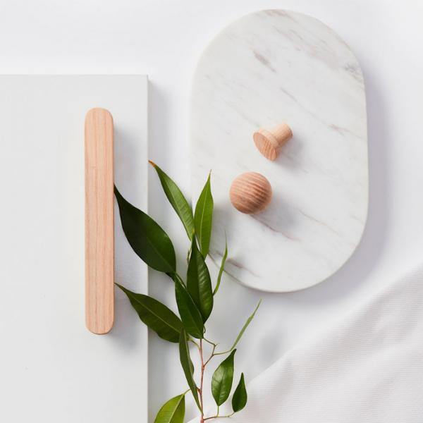 Beslagsboden B407 møbelknop i træ - Lys ask