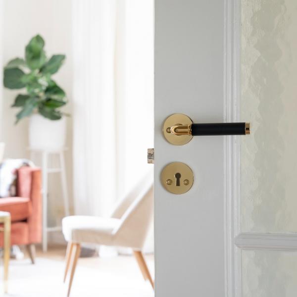 Beslagsboden Design indendørs dørhåndtag inkl. nøgleskilt - Messing/sort